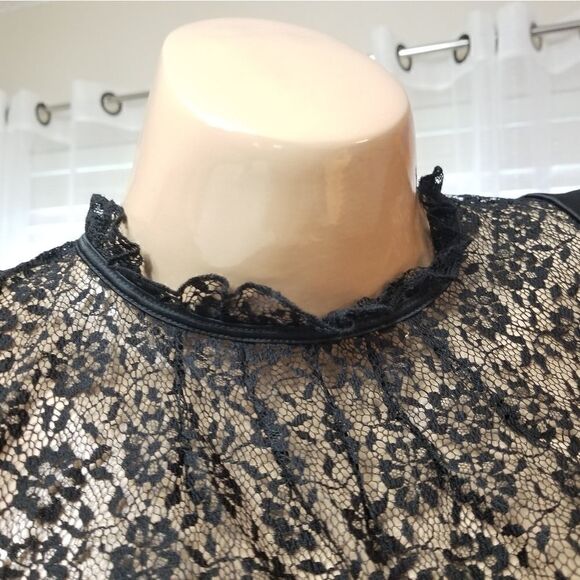 32DD {Victoria's Secret} Black Bra Top - Picture 11 of 16